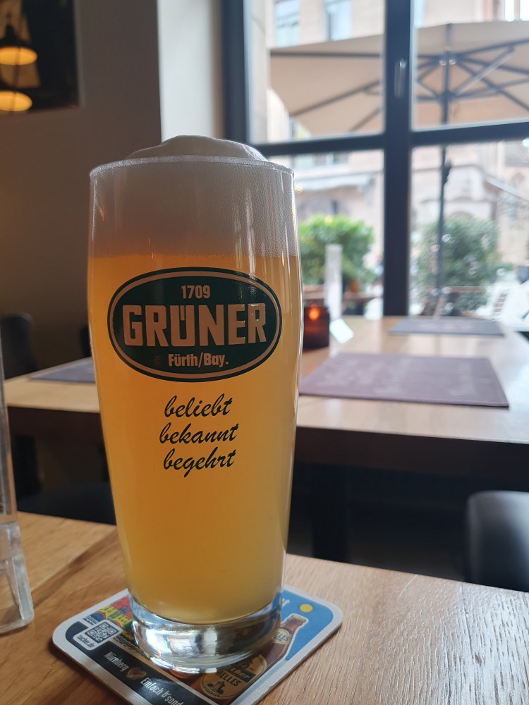 Grüner Naturtrüb